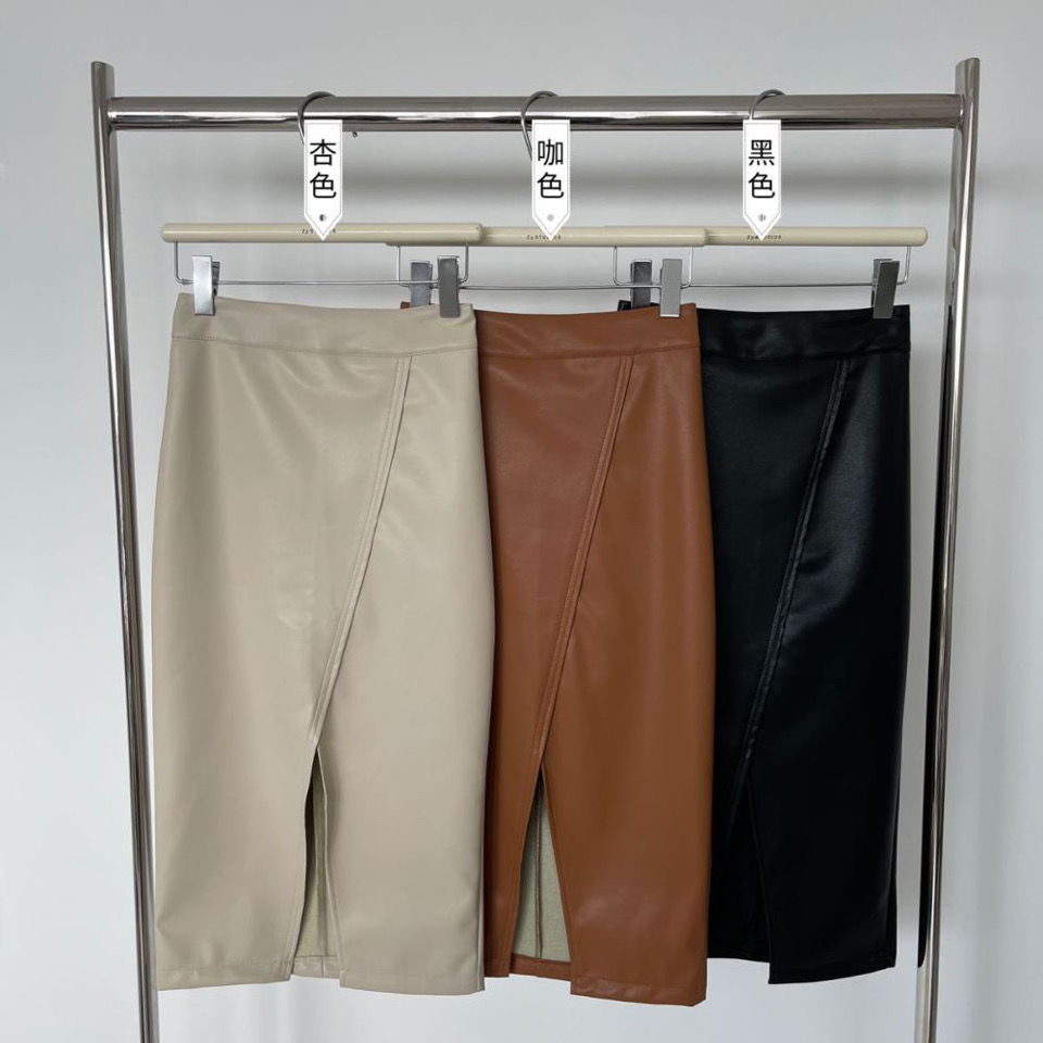 High-Waist Classic Leather Skirt for Women: Winter Mid-Length, Slimming Design with Hip-Covering Slit