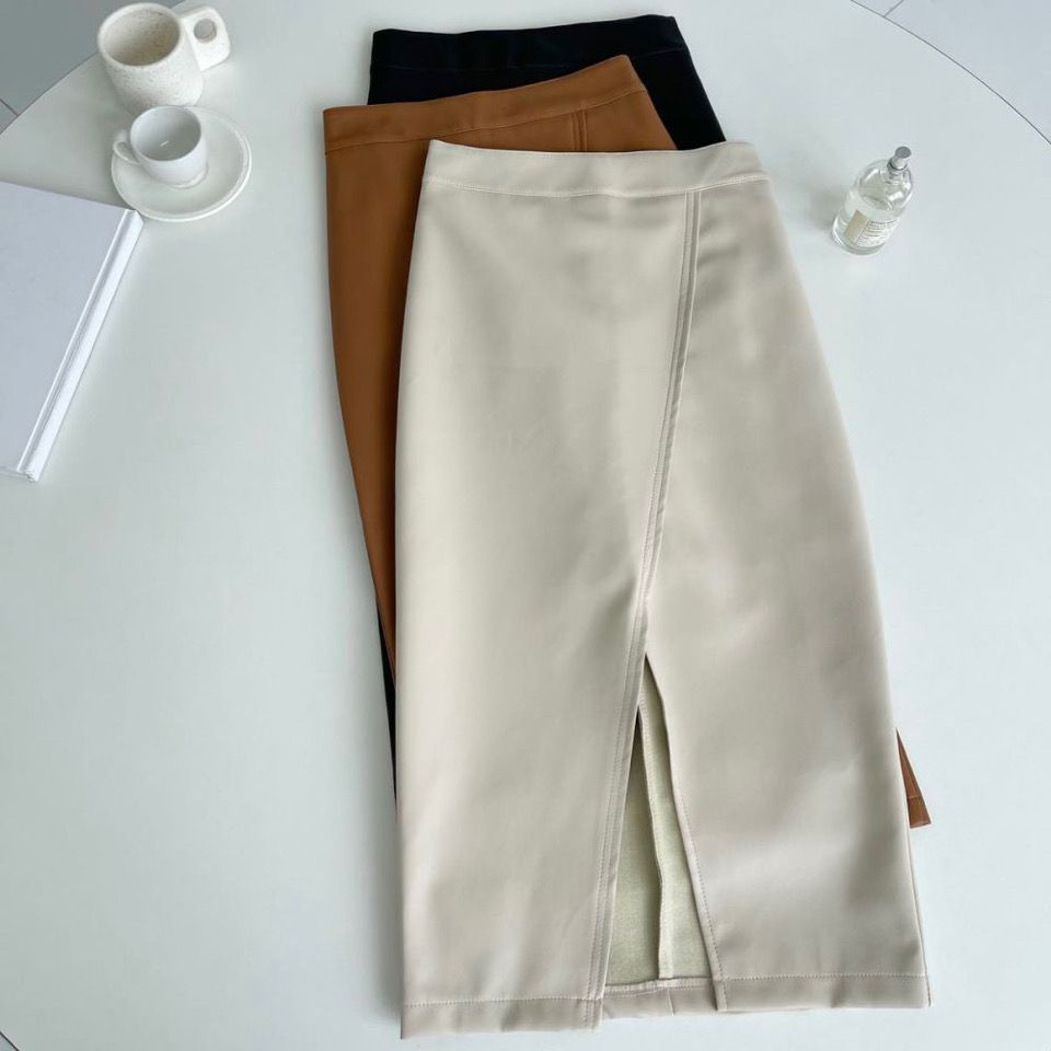 High-Waist Classic Leather Skirt for Women: Winter Mid-Length, Slimming Design with Hip-Covering Slit