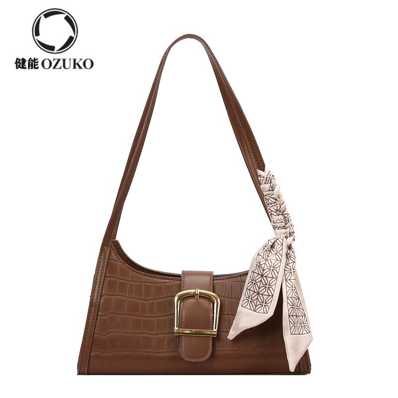 Versatile fashionable shoulder underarm baguette bag high-end crowd design