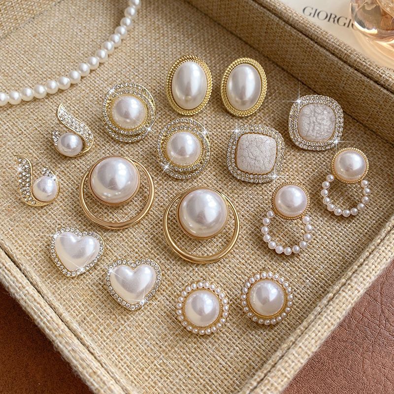 Korean internet celebrity light luxury retro small fragrance high-end pearl earrings