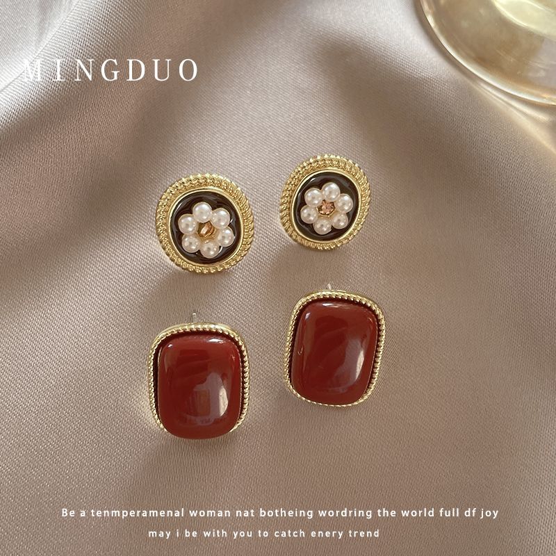 Retro Red Baroque Pearl Simple and High-end  Earrings for Women