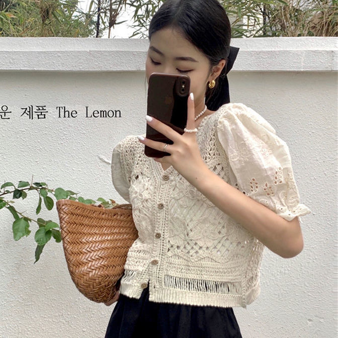 French V-neck puff  hollow knitted chic short-sleeved shirt