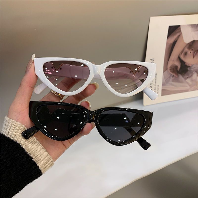 Cat Eye Slim Frame High-End Street Photography Sunglasses for Women