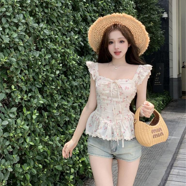 Ruffled lace-up floral small flying sleeves sweet design, slim fit lace square neck top