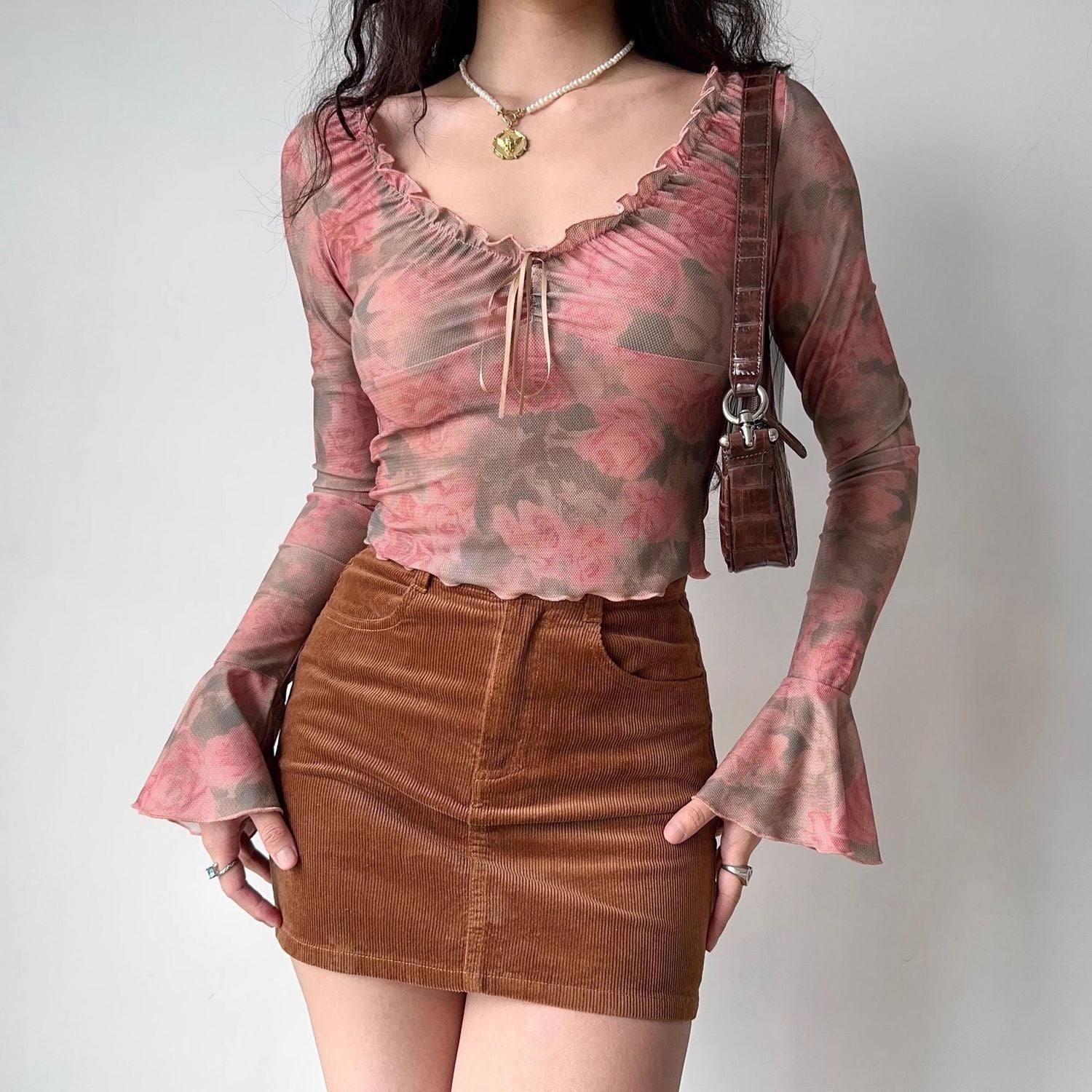 Retro printed v-neck trumpet sleeve short slim long-sleeved tops