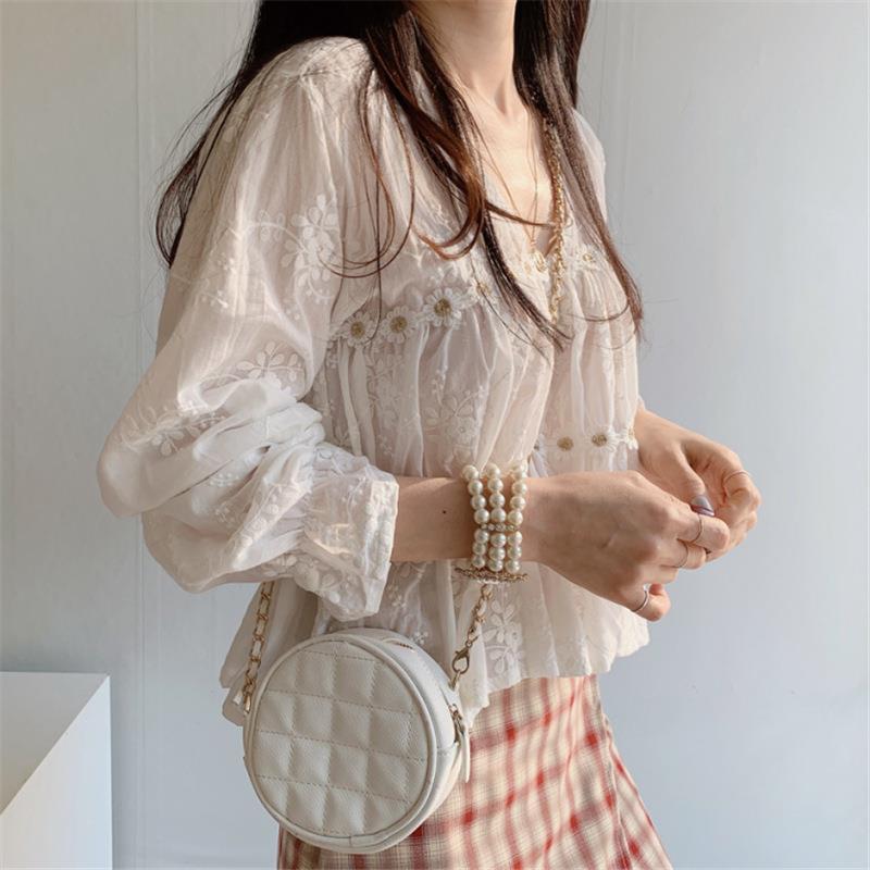 Korean long-sleeved V-neck lace three-dimensional daisy design top