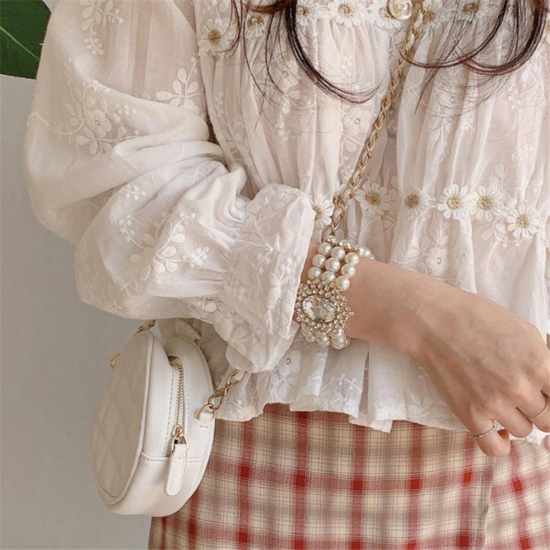 Korean long-sleeved V-neck lace three-dimensional daisy design top