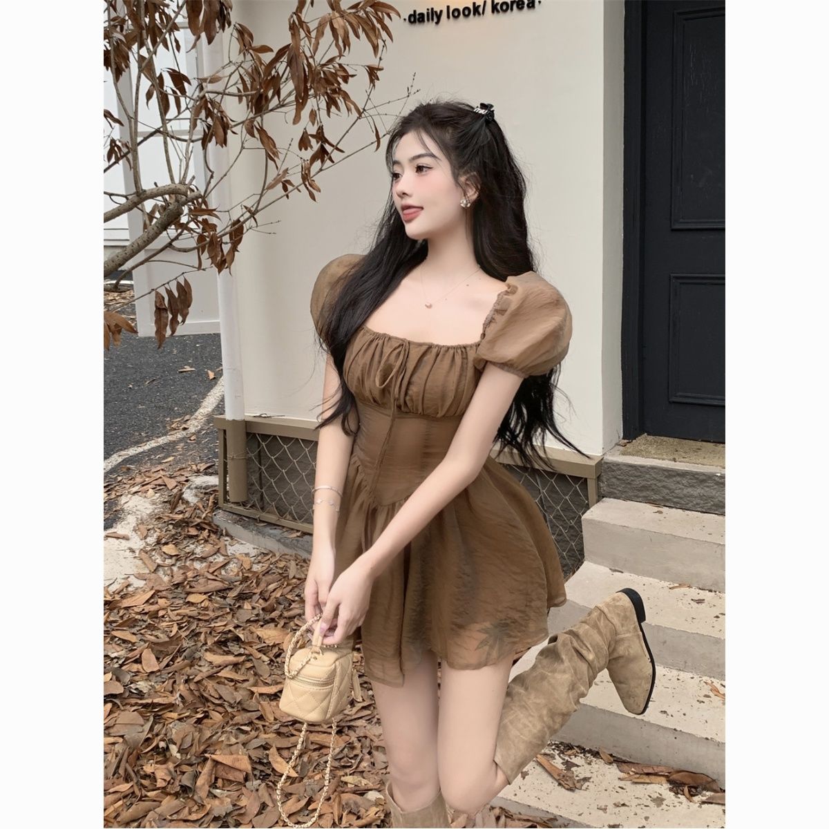 Brown Square Neck Puff Sleeve Small Retro Waist Slimming Hot Girl Short dress