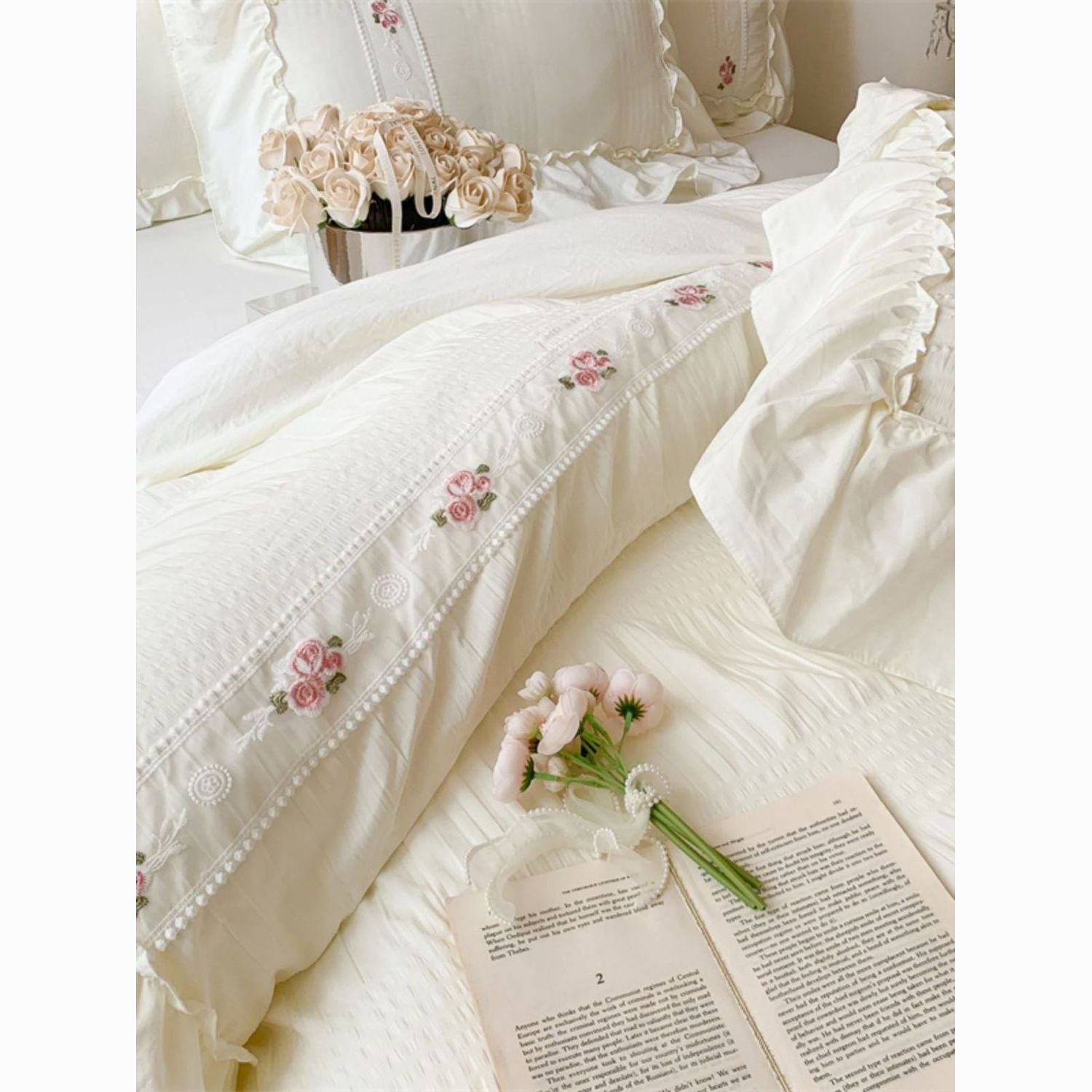 French retro floral embroidered seersucker fabric washed cotton bed sheets four-piece set with quilt cover | Aesthetic bedding