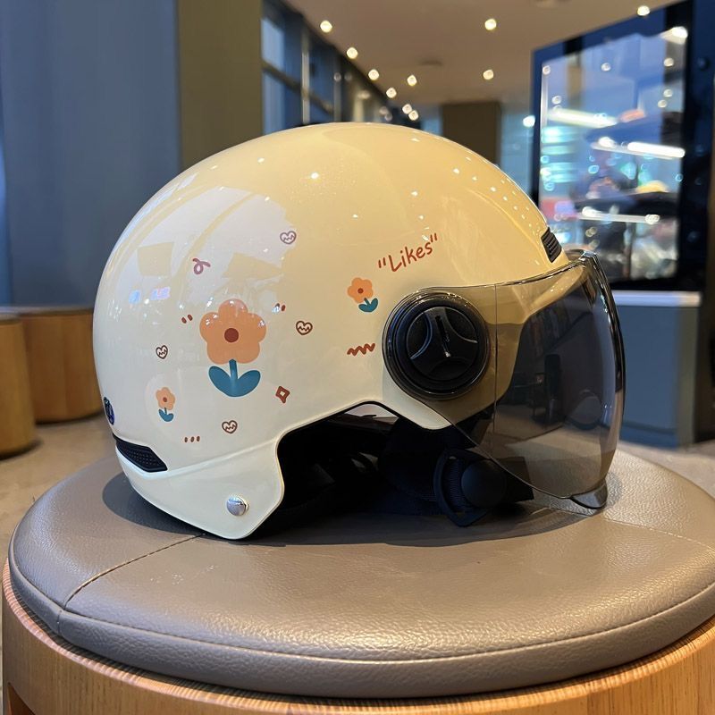 3C Certified National Standard Helmet with Small Floral Pattern - Electric Scooter, Motorcycle, and E-Bike Helmet, All-Season Universal Safety Helmet