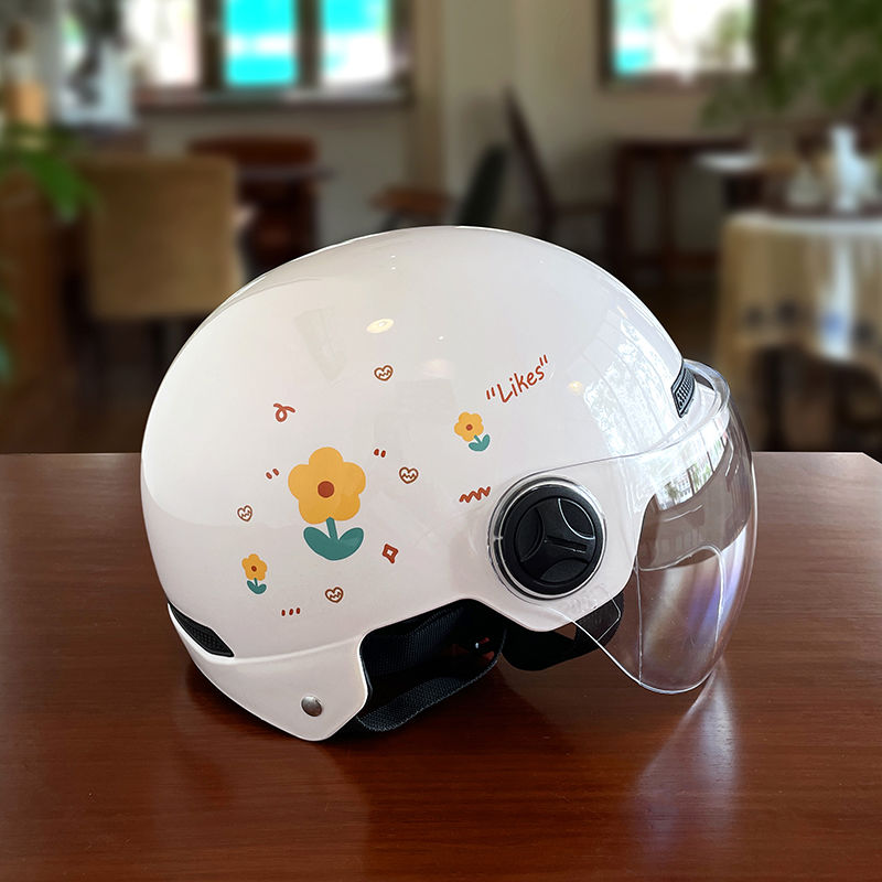 3C Certified National Standard Helmet with Small Floral Pattern - Electric Scooter, Motorcycle, and E-Bike Helmet, All-Season Universal Safety Helmet