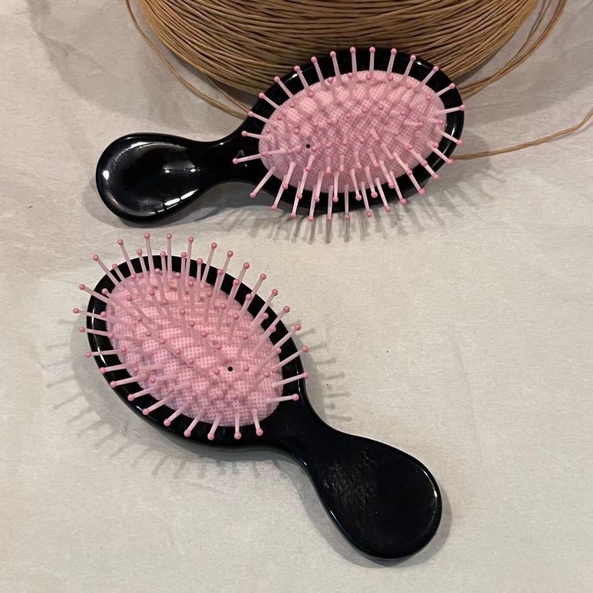 Cute Cartoon Mini Air Cushion Hair Brush – Portable Bow Massage Comb for Students, Soft Girl Style