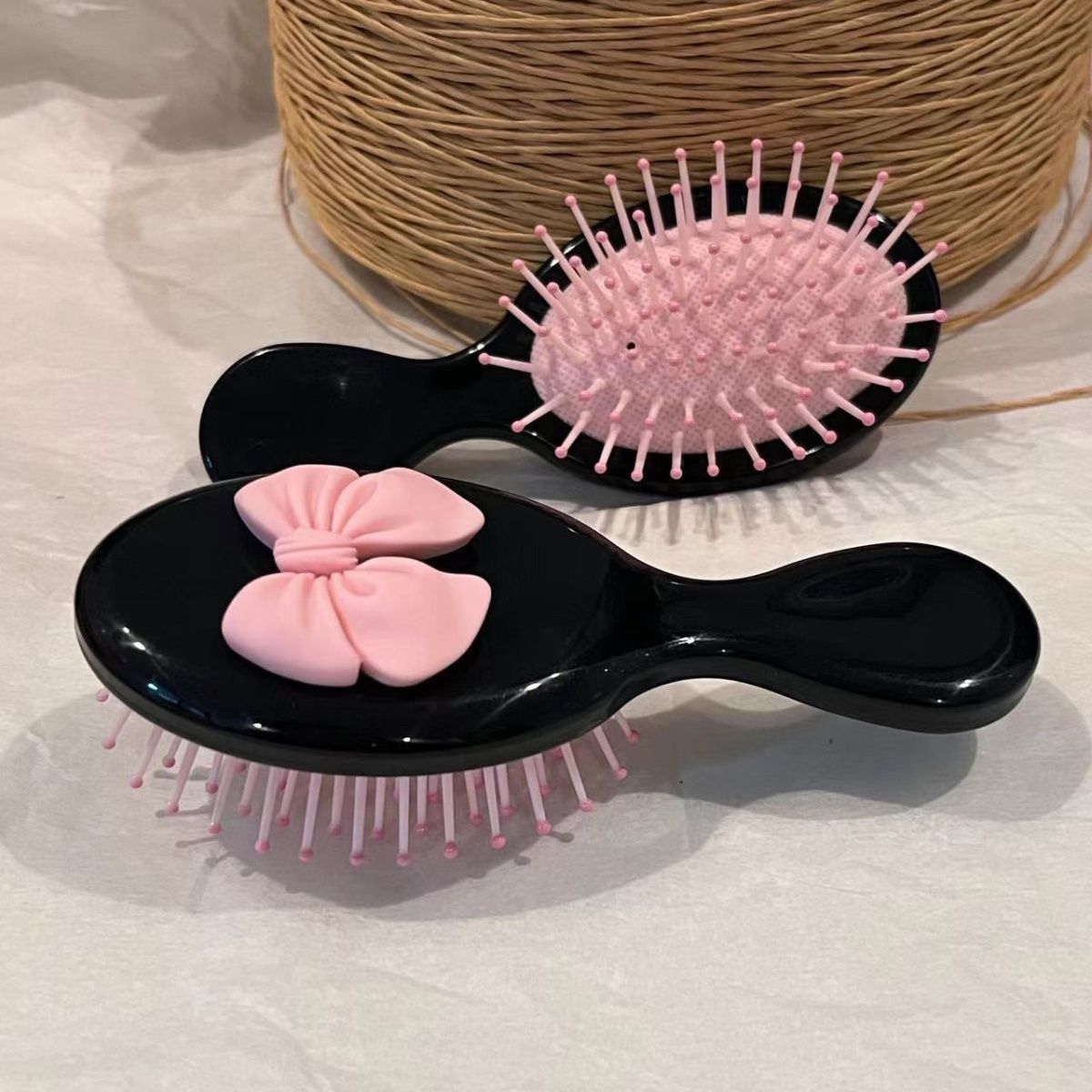 Cute Cartoon Mini Air Cushion Hair Brush – Portable Bow Massage Comb for Students, Soft Girl Style