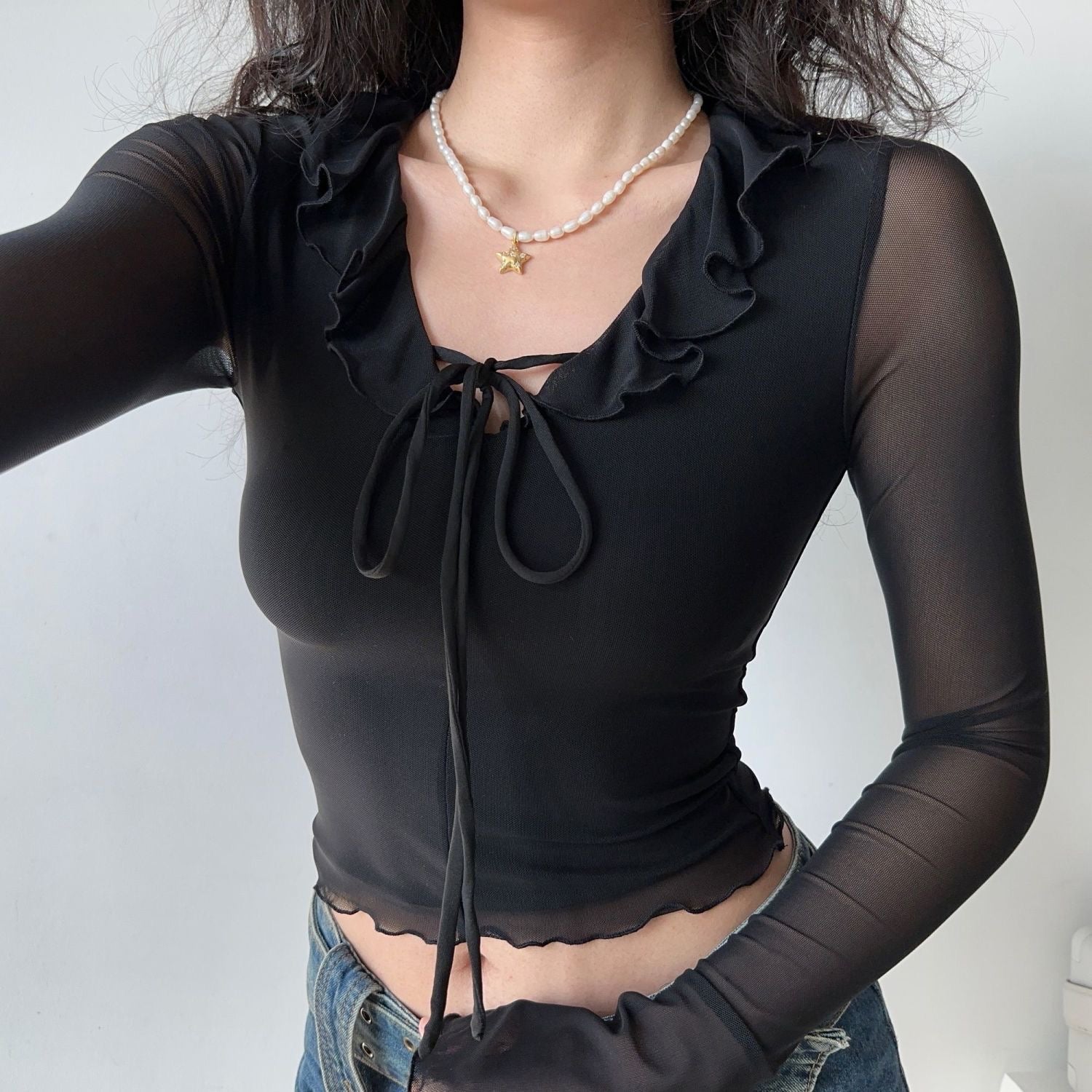 V-neck ruffled lace-up black mesh long-sleeved feminine slim crop top