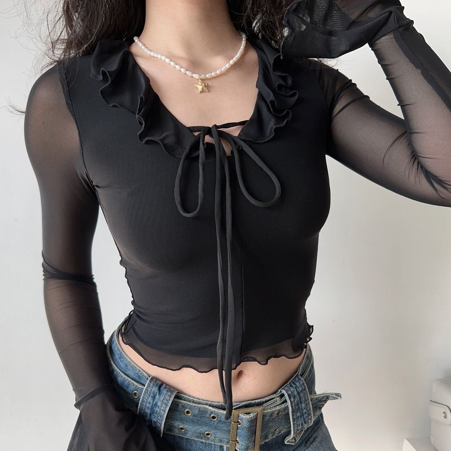 V-neck ruffled lace-up black mesh long-sleeved feminine slim crop top