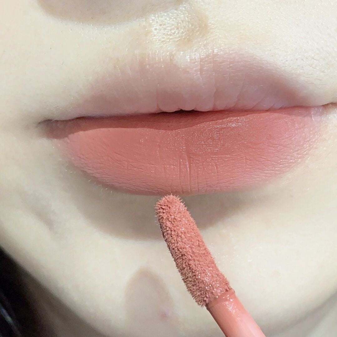 The secret to jelly lips, transparent lip gloss to moisturize and nourish pouty lips