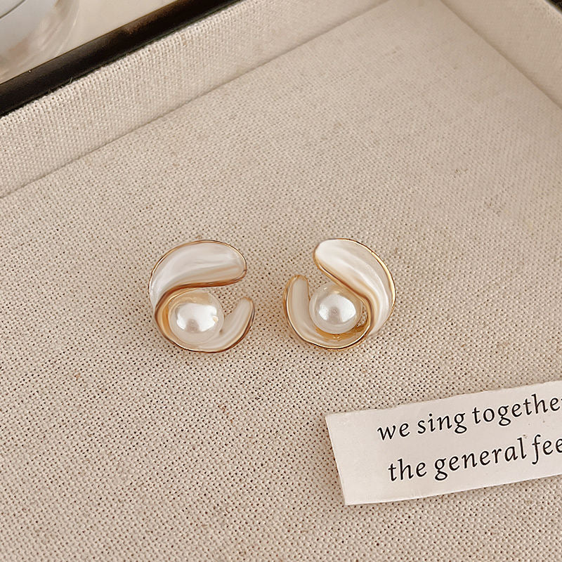 Simple and versatile pearl earrings new trendy Internet celebrity temperament earrings