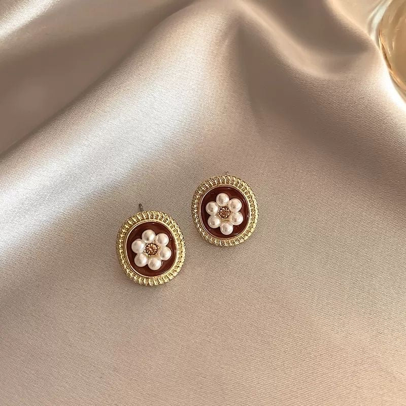 Retro Red Baroque Pearl Simple and High-end  Earrings for Women