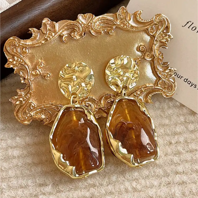 High-end retro coffee-colored earrings celebrity hot style temperament earrings