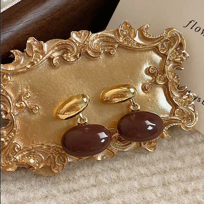 High-end retro coffee-colored earrings celebrity hot style temperament earrings