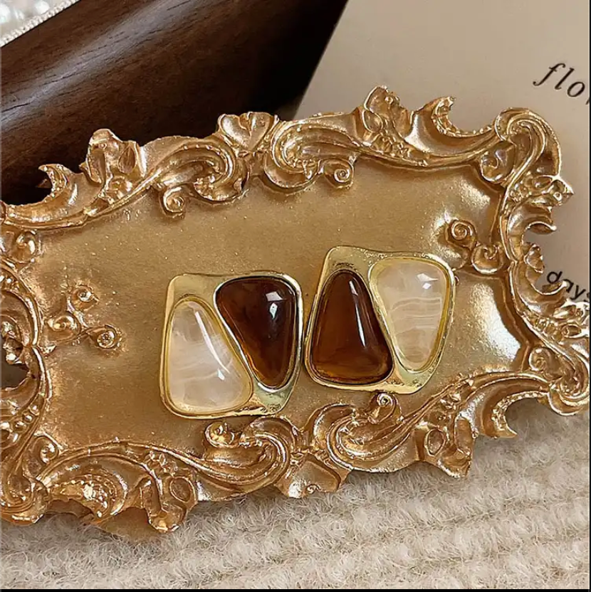 High-end retro coffee-colored earrings celebrity hot style temperament earrings