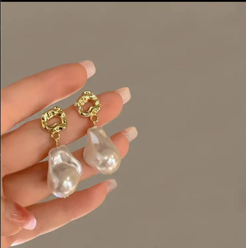 French Baroque Pearl Earrings Light Luxurious High-end Earrings