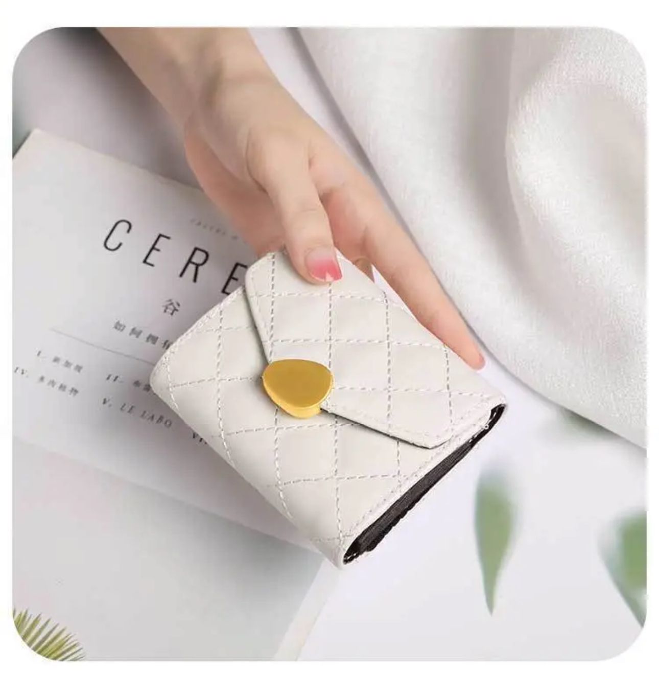 Elegant Women's Multi-Function Cardholder - Slim & Large Capacity