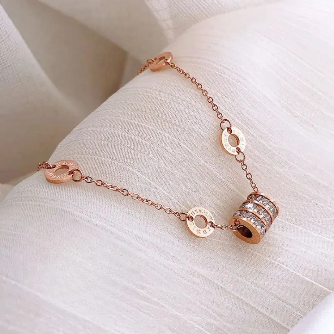 Women's Light Luxury Bracelet – Simple High-End Niche Fashion Design - Image 2