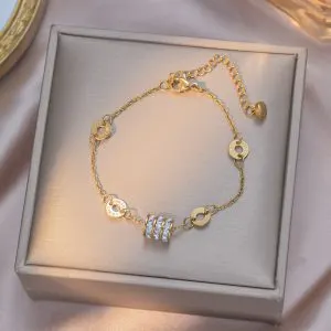 Women's Light Luxury Bracelet – Simple High-End Niche Fashion Design