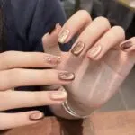 Maillard Caramel Polka Dot Press-On Nails – Glossy Short Reusable Fake Nail - Image 4