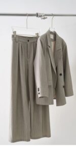 Plus Size Striped Blazer & Wide-Leg Pants Set - Image 4