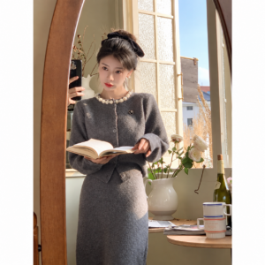 Pearl Collar White Knit Top & Skirt Set