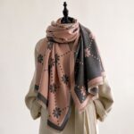 YILIAN Elegant Daisy Double-Sided Cashmere-Feel Scarf - Image 11