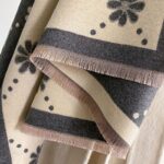 YILIAN Elegant Daisy Double-Sided Cashmere-Feel Scarf - Image 7