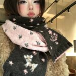 Double-Sided Knitted Scarf - Image 3