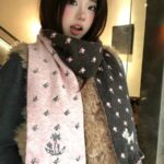 Double-Sided Knitted Scarf - Image 4