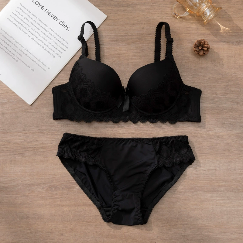 Main Images3 Women’s Lace Push-Up Bra - Image 1