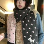 Double-Sided Knitted Scarf - Image 5